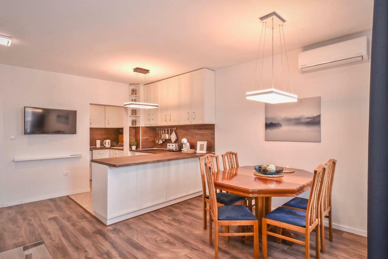 South Park, Vitosha View, 2-Bdr, 2-Bthr Apartment By Flat Mаnager Софія Екстер'єр фото